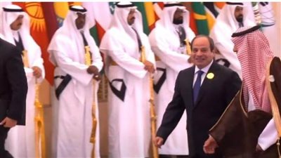 الرئيس السيسي يصل إلى مقر انعقاد القمة العربية الإسلامية غير العادية بالرياض