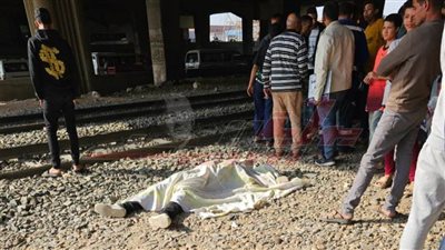 مصرع طالب «العلاج الطبيعي» أمام قطار قليوب أثناء عبور شريط السكة الحديد
