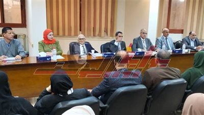 د. علاء جودة يجري المقابلات مع المتقدمين للوظائف الإشرافية بكفر الشيخ