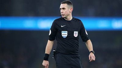 بسبب إهانة ليفربول وكلوب.. إيقاف الحكم الإنجليزي 