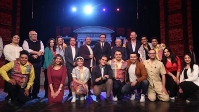 عاجل.. وزير الثقافة يشهد العرض المسرحي 