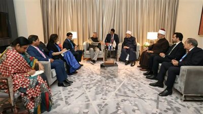 شيخ الأزهر يستقبل رئيس الحكومة الانتقالية في بنجلاديش ويناقشان سُبُل تعزيز التعاون الدعوي والعلمي