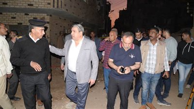 محافظ أسيوط يتفقد موقع انهيار مبنى سنترال بقرية بني شقير وتصدع 4 منازل