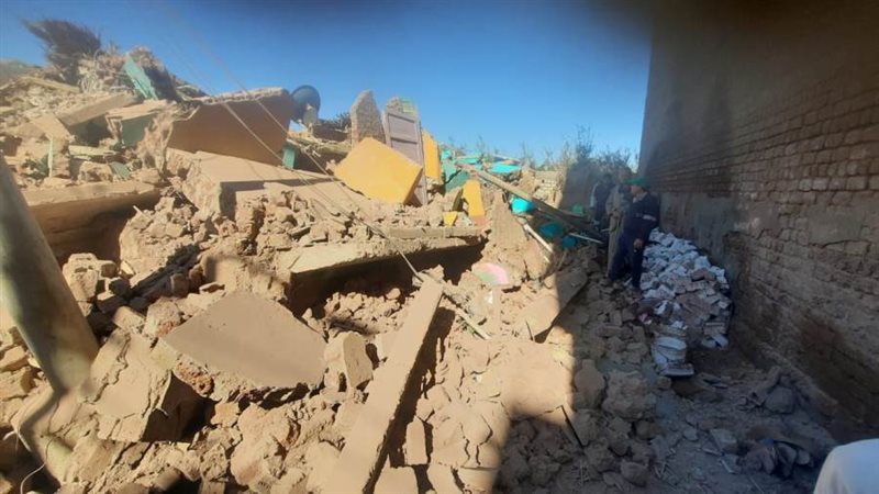 إنهيار منزل مكون