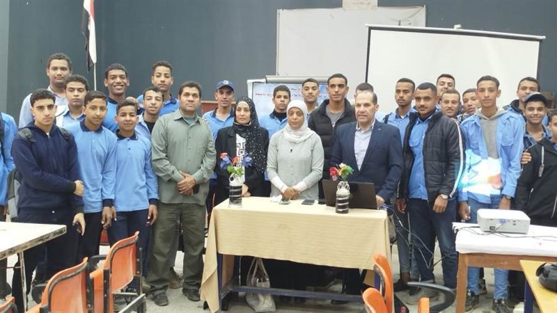 جانب من الندوة