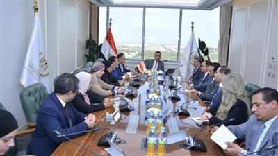 وزير التموين يستقبل وفد 