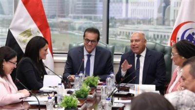 نائبا رئيس الوزراء ووزيرة التخطيط يناقشان التمكين الاقتصادي للمرأة ضمن الاستراتيجية الوطنية للسكان