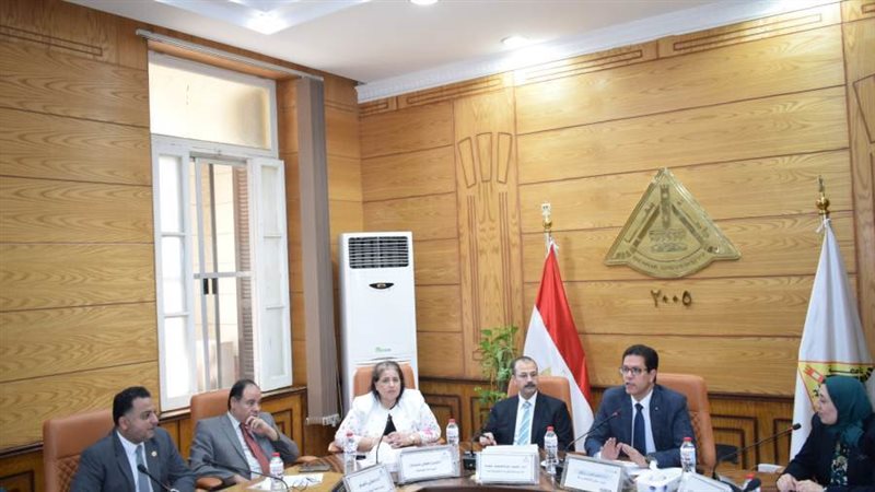 رئيس جامعة بنها يترأس