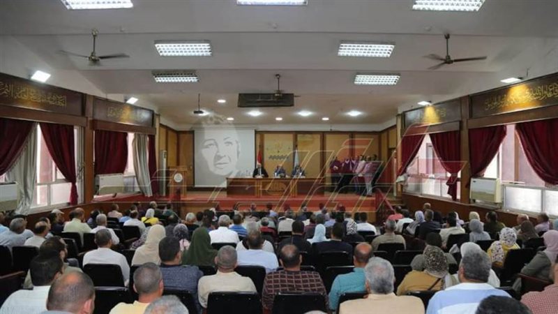 خلال الاجتماع