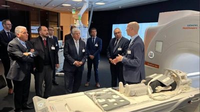 وزير التعليم العالي يزور ألمانيا لبحث تطوير التعليم الطبي والرعاية الصحية في مجال الأورام