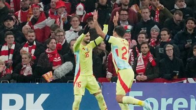 منتخب إسبانيا يفوز على الدنمارك ويتأهل إلى ربع نهائي الأمم الأوروبية