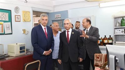 رئيس جامعة المنيا يتابع استعدادات كليتي العلوم والتمريض لاستقبال لجان ضمان جودة التعليم والاعتماد