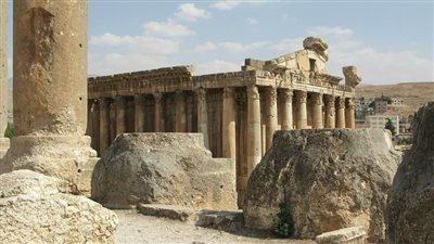 عاجل| إسرائيل على خطى داعش وطالبان.. دمرت آثار لبنان 