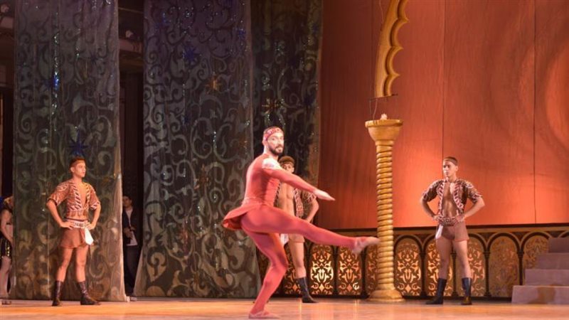 عرض الف ليلة وليلة