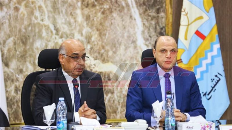 خلال الاجتماع