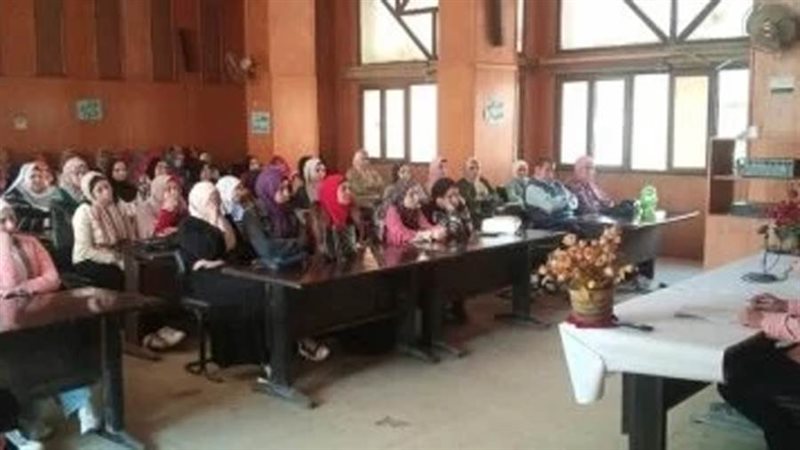 جانب من ندوة إعلام