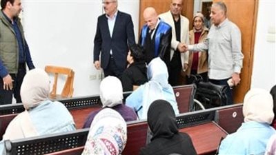 رئيس جامعة قناة السويس يتابع سير العملية التعليمية لطلاب ذوي الهمم