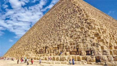 عاجل.. توضيح بشأن الفيديو المتداول حول أحد أحجار الهرم الأكبر بمنطقة أهرامات الجيزة الأثرية