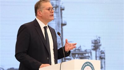 وزير البترول والثروة المعدنية يكرم القيادات البترولية