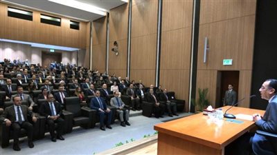 رئيس الوزراء يلتقي الملحقين العسكريين المرشحين للعمل بالخارج