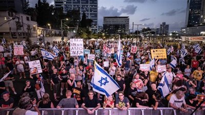 إعلام إسرائيلي: وضع المحتجزين وحياتهم لا يهم حكومة نتنياهو