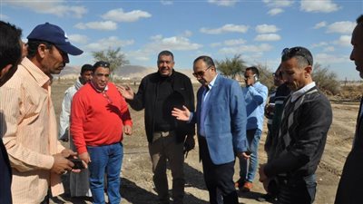 محافظ أسيوط يشهد تشغيل شبكات المياه المعالجة لري 255 فدان أراضي مزرعة الوادي الأسيوطي