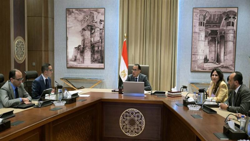 رئيس الوزراء يلتقي