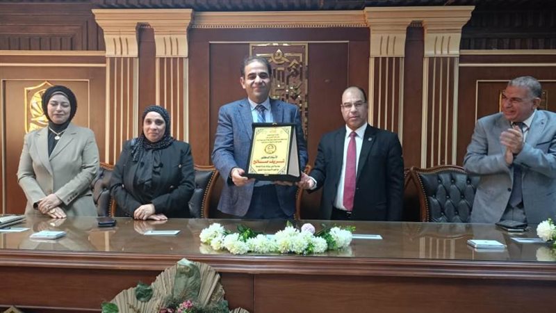 رئيس جامعة بورسعيد