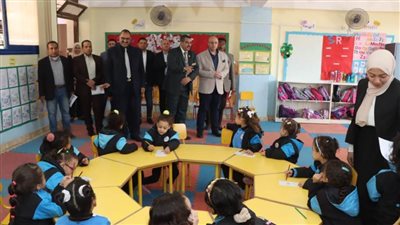 محافظ بني سويف يتفقد العملية التعليمية في المدرسة المصرية اليابانية بشرق النيل