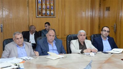 محافظ الإسماعلية: إنهاء إجراءات نقل حوالي ٧٠٪ من الورش إلى مجمع الورش الحرفية بالمستقبل