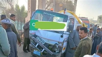 مصرع وإصابة 3 أشخاص صدمتهم سيارة صرف صحي بأسيوط