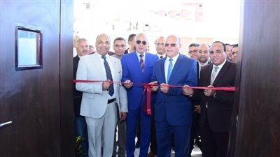 بتكلفة ٣٠ مليون جنيه.. رئيس جامعة سوهاج يفتتح وحدة الميكروسكوب الإلكتروني