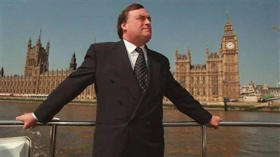 عاجل.. وفاة جون بريسكوت بعد صراع مع 