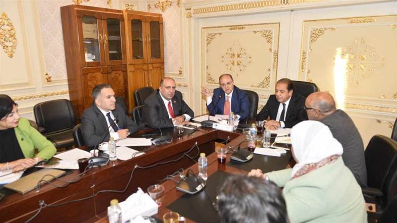 لقاء نائب محافظ بنى