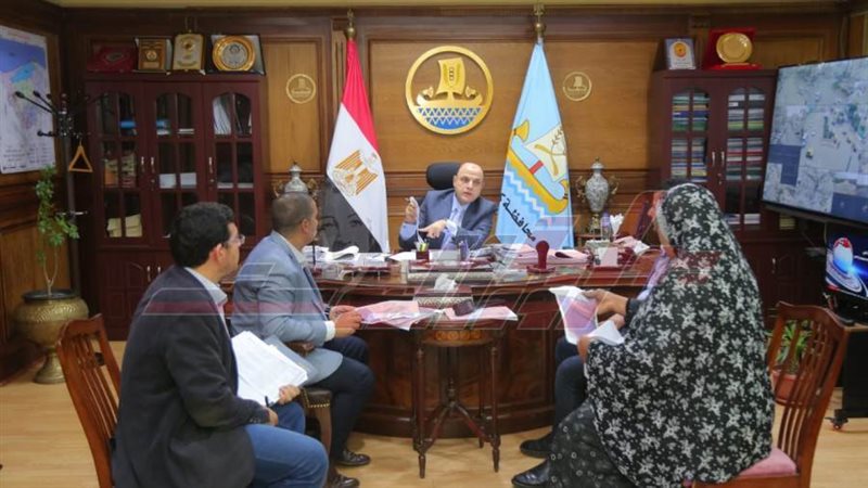 لقاء المحافظ