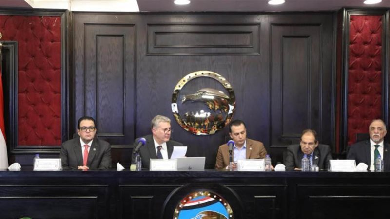 جانب من الندوة