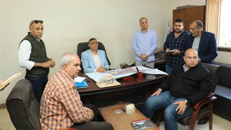 محافظ الجيزة يعقد