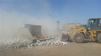 محافظ أسيوط: إزالة 15 حالة تعد على أراض زراعية وأملاك دولة بمركز القوصية