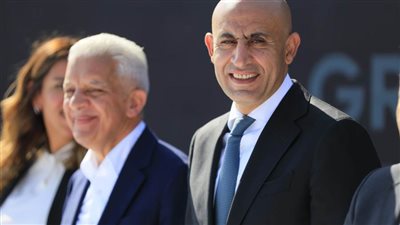 وزير التعليم يكرم الدفعه ١١ من أكاديمية السويدي