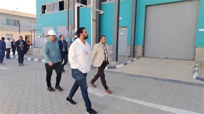 بالصور.. لجنة من رئاسة الوزراء تزور المناطق الصناعية بوادي النطرون 