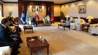 وزير الخارجية يستهل زيارته إلى دولة الكويت بلقاء سمو ولي العهد.. وينقل رسالة شفهية من رئيس الجمهورية