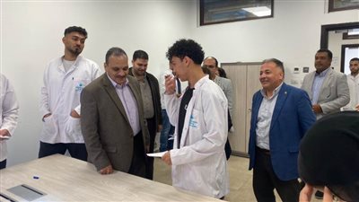 إقبال الطلاب على التصويت بانتخابات الاتحادات بجامعة بنها الأهلية