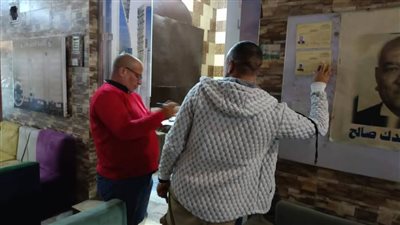 حملات مسائية على الكافتريات والمقاهى بالقصير للتفتيش على تراخيص النشاط والأشغال|صور