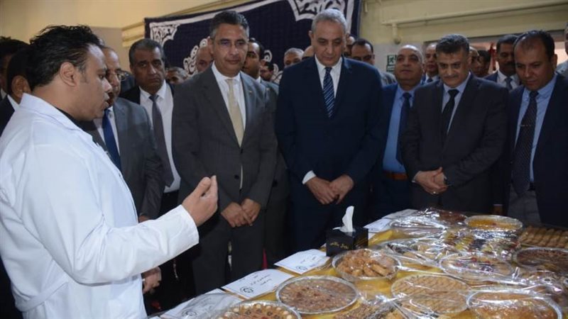 وزير التموين ومحافظ