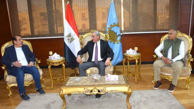 محافظ الغربية خلال