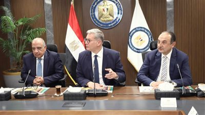 3 وزراء يبحثون الاستعدادات لمعرض مصر الدولي للطاقة 