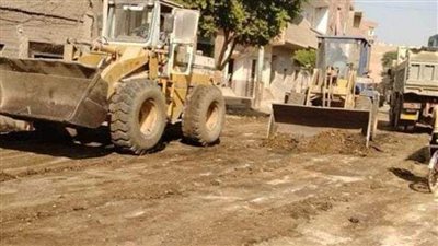 حملات مكثفة للنظافة وصيانة دورية لأعمدة الإنارة بـ 6 مراكز بالمنيا