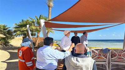 وزيرة البيئة تعلن الاحتواء الكامل لبقعة الزيت بالقصير