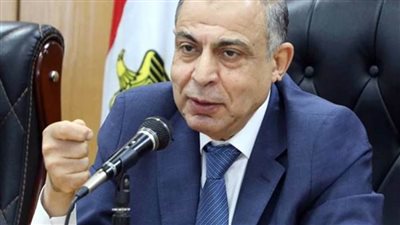 رصف ورفع كفاءة عدد من الطرق بمراكز المنيا ضمن الخطة الاستثمارية