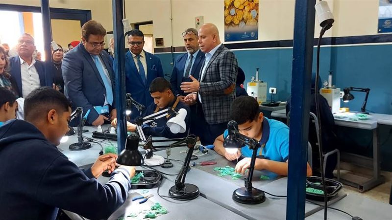 جولة بالمدرسة